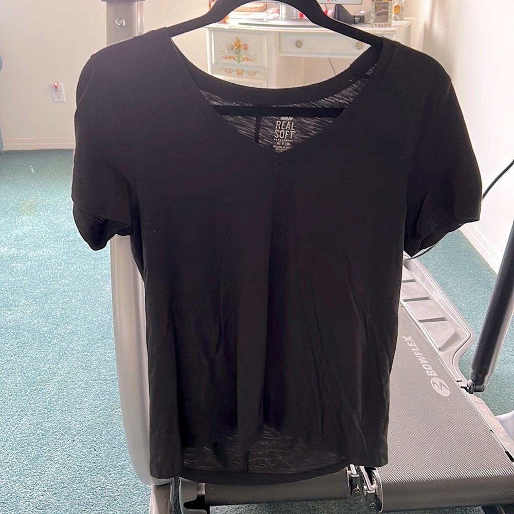 Aerie black t-shirt in Small